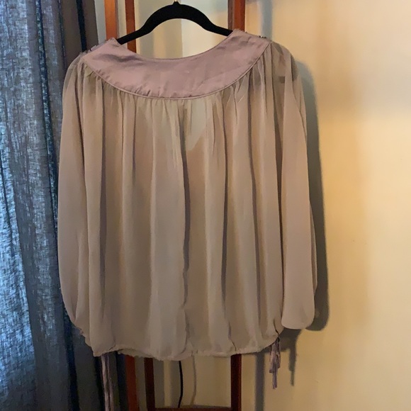 Beautiful LEEBE Blouse - Picture 3 of 3